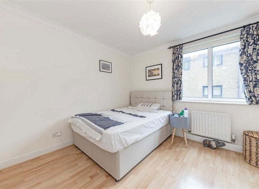 Flat Jacob Street in Greater London