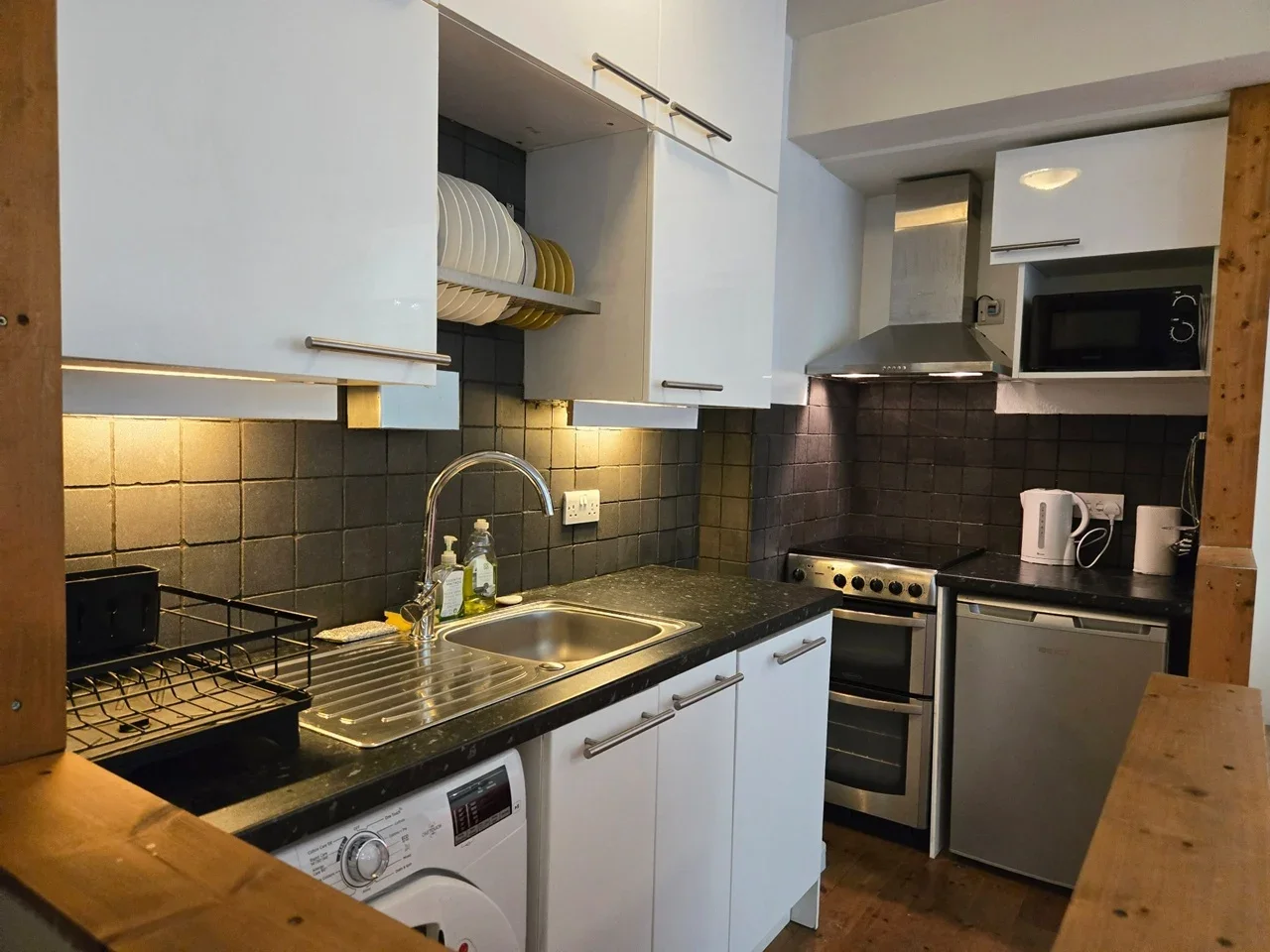 Flat Wren Street in Greater London