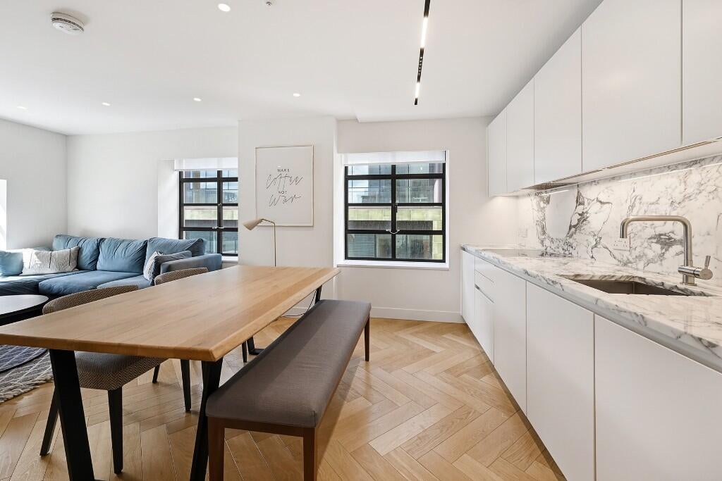 Flat Sherwood Street in London