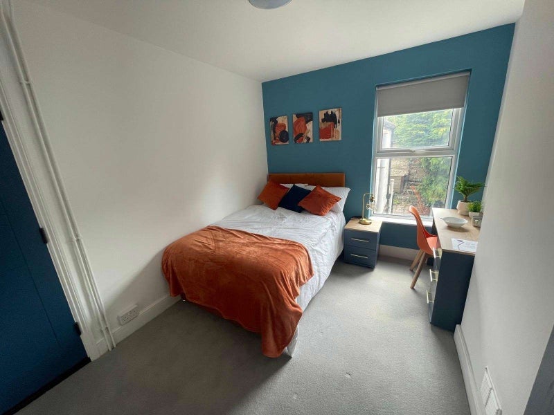 Room Woodbridge Road in Ipswich