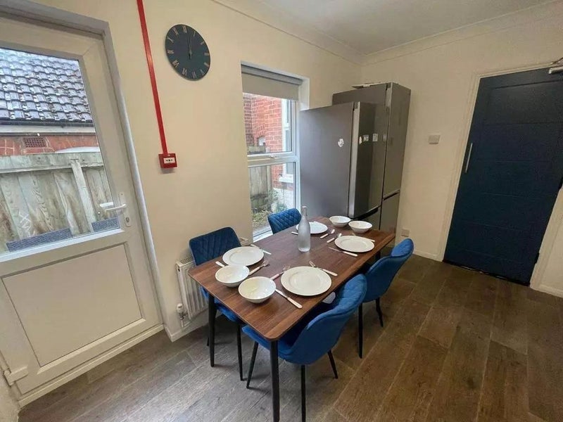 Room Woodbridge Road in Ipswich