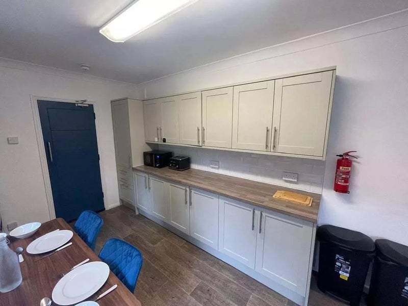 Room Woodbridge Road in Ipswich