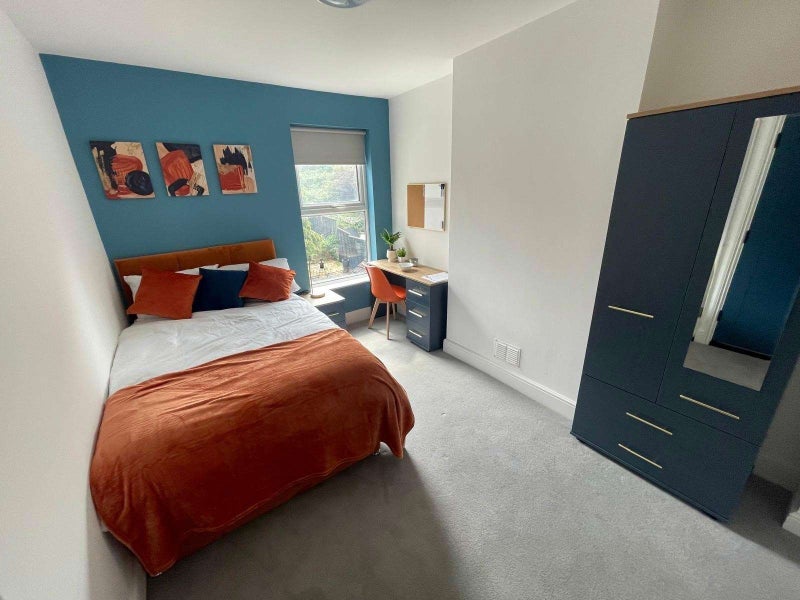 Room Woodbridge Road in Ipswich