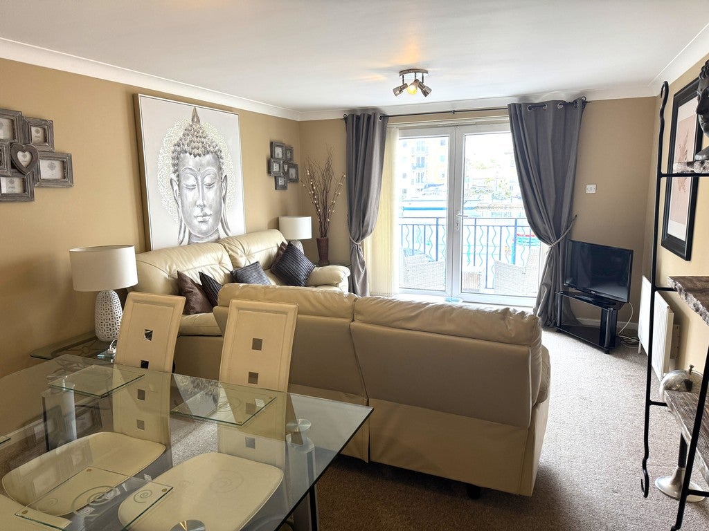 Flat The Strand in Roedean