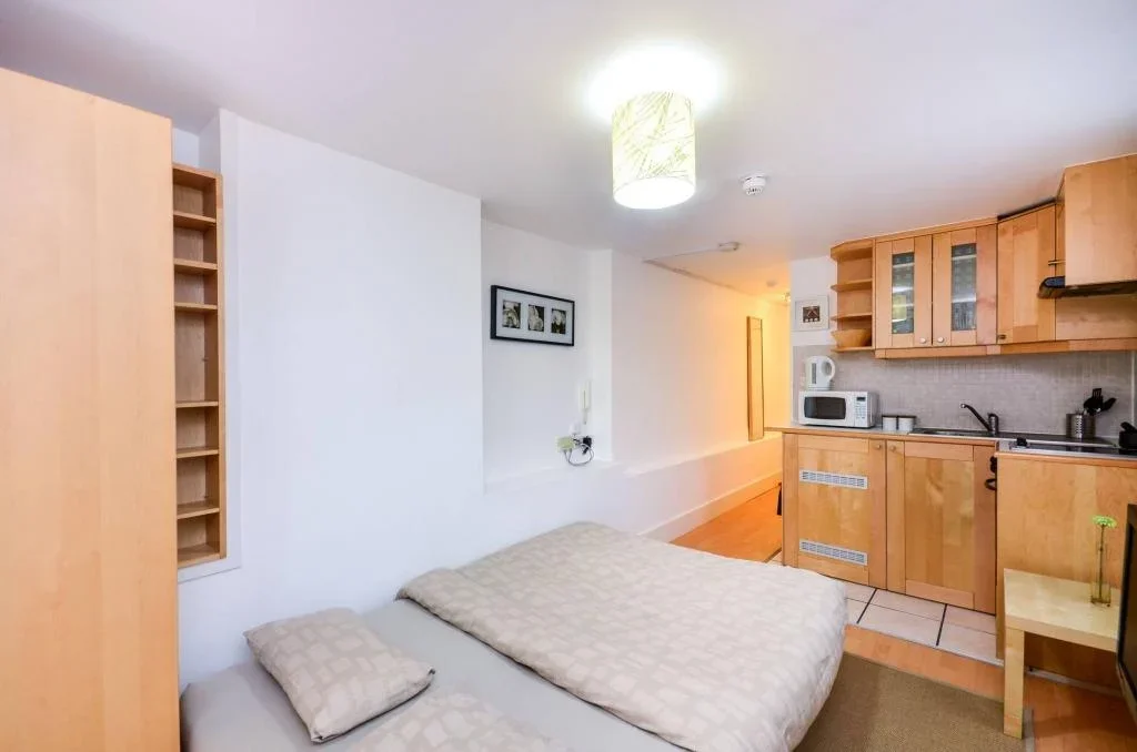 Flat Claverton Street in City of Westminster