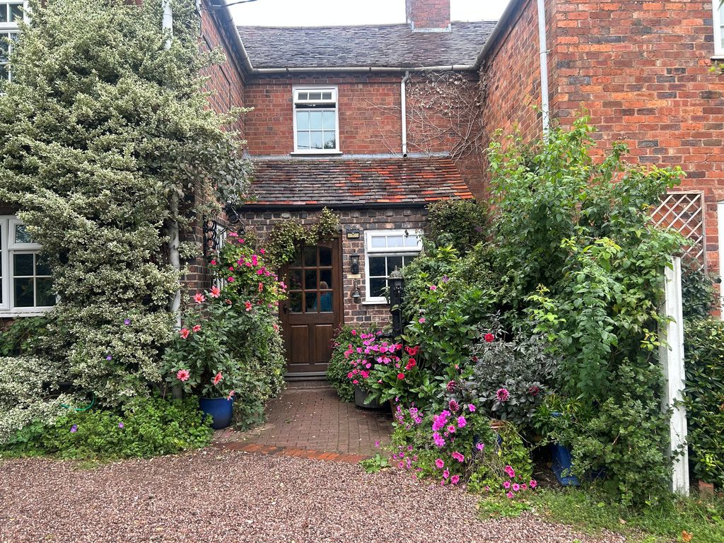 House Whitford Bridge Road in Bromsgrove