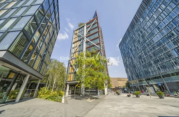 Flat Sumner Street in Greater London