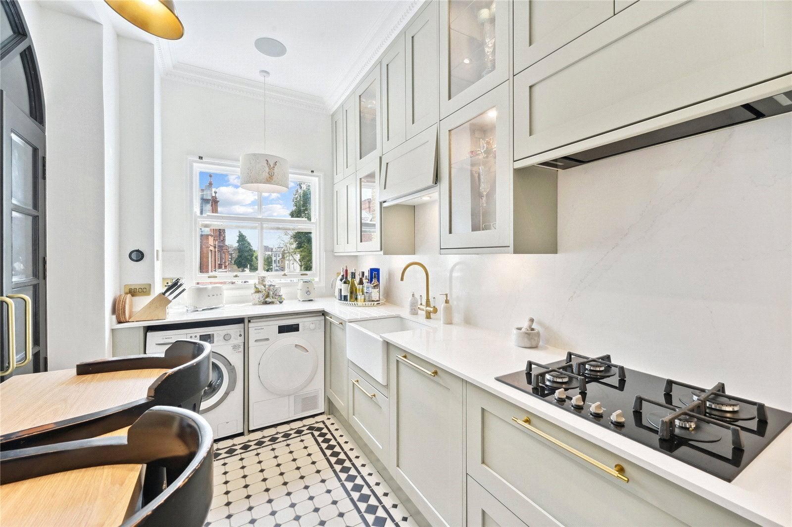 Flat Wetherby Gardens in Greater London