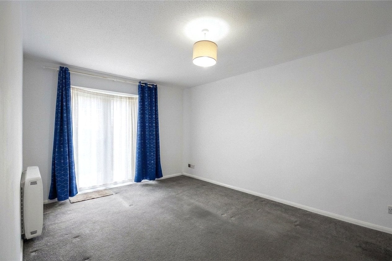 Flat Admirals Court in Reading