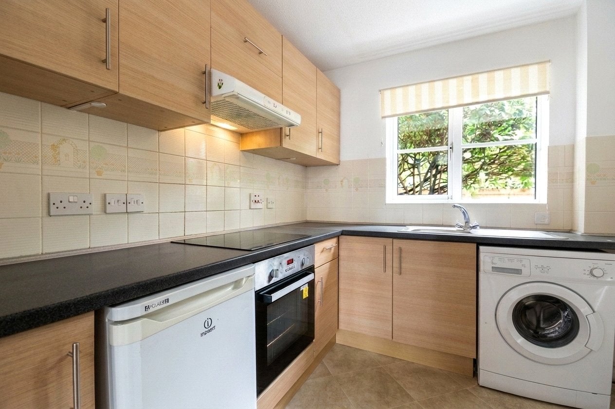 Flat Admirals Court in Reading