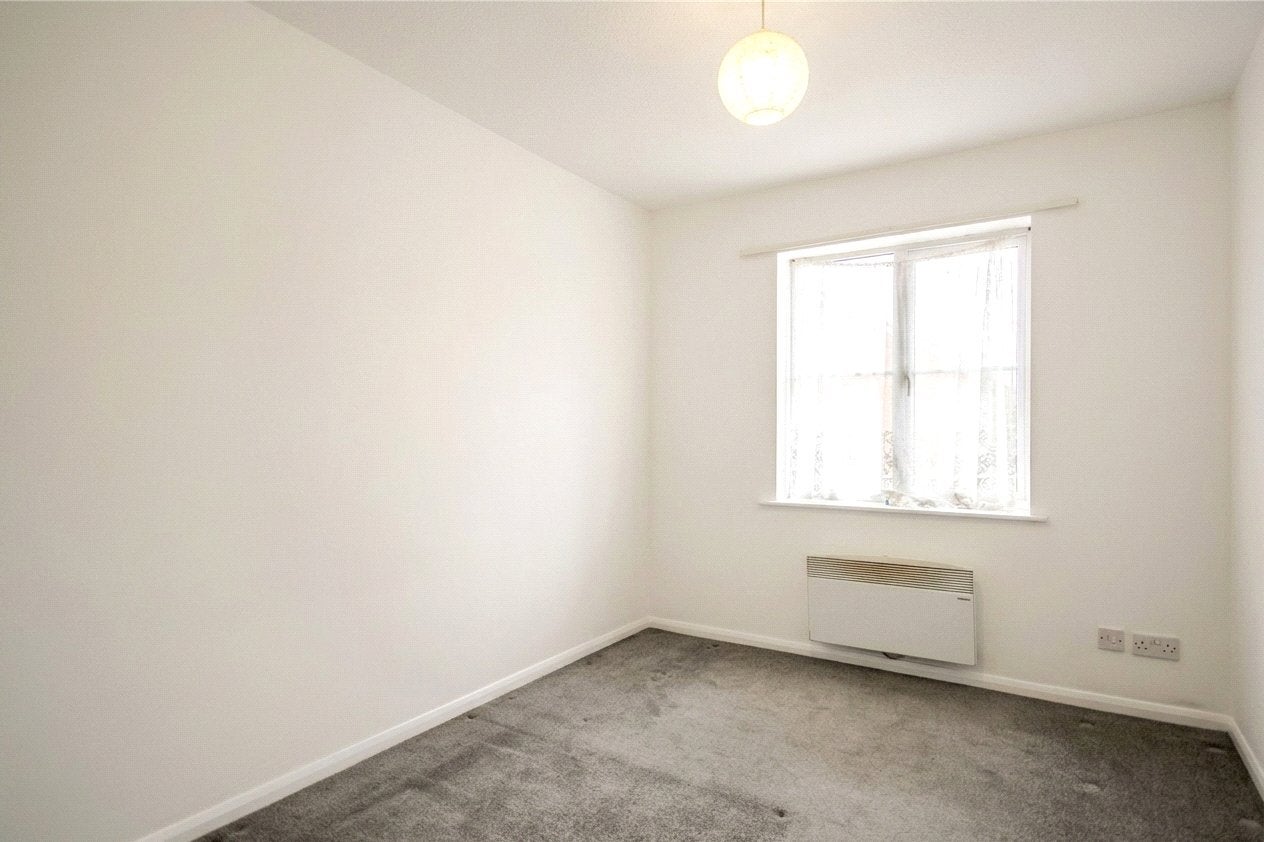 Flat Admirals Court in Reading