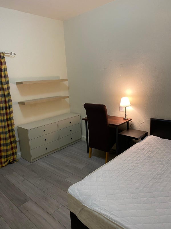 Room Widdrington Road in Coventry