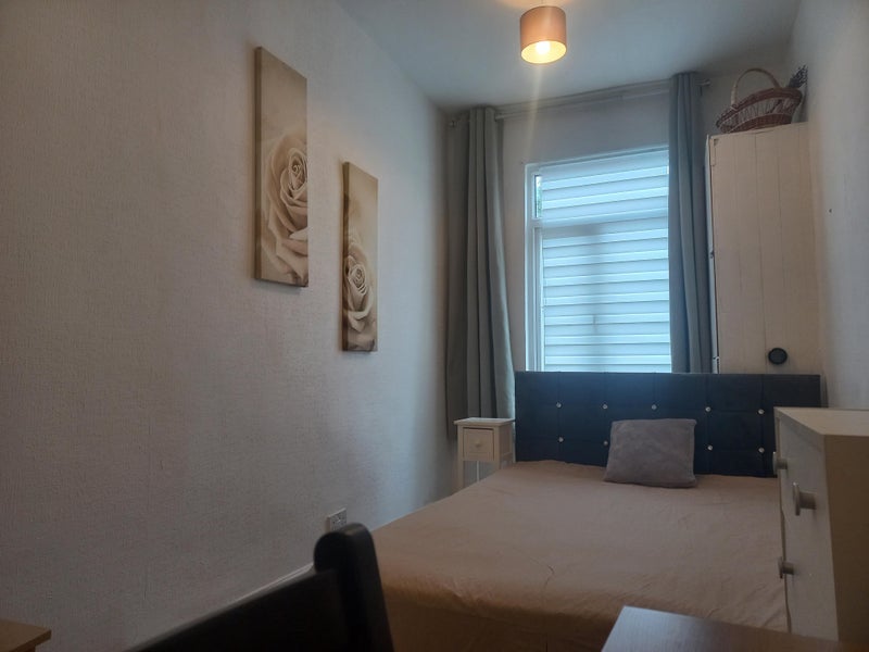 Room Widdrington Road in Coventry