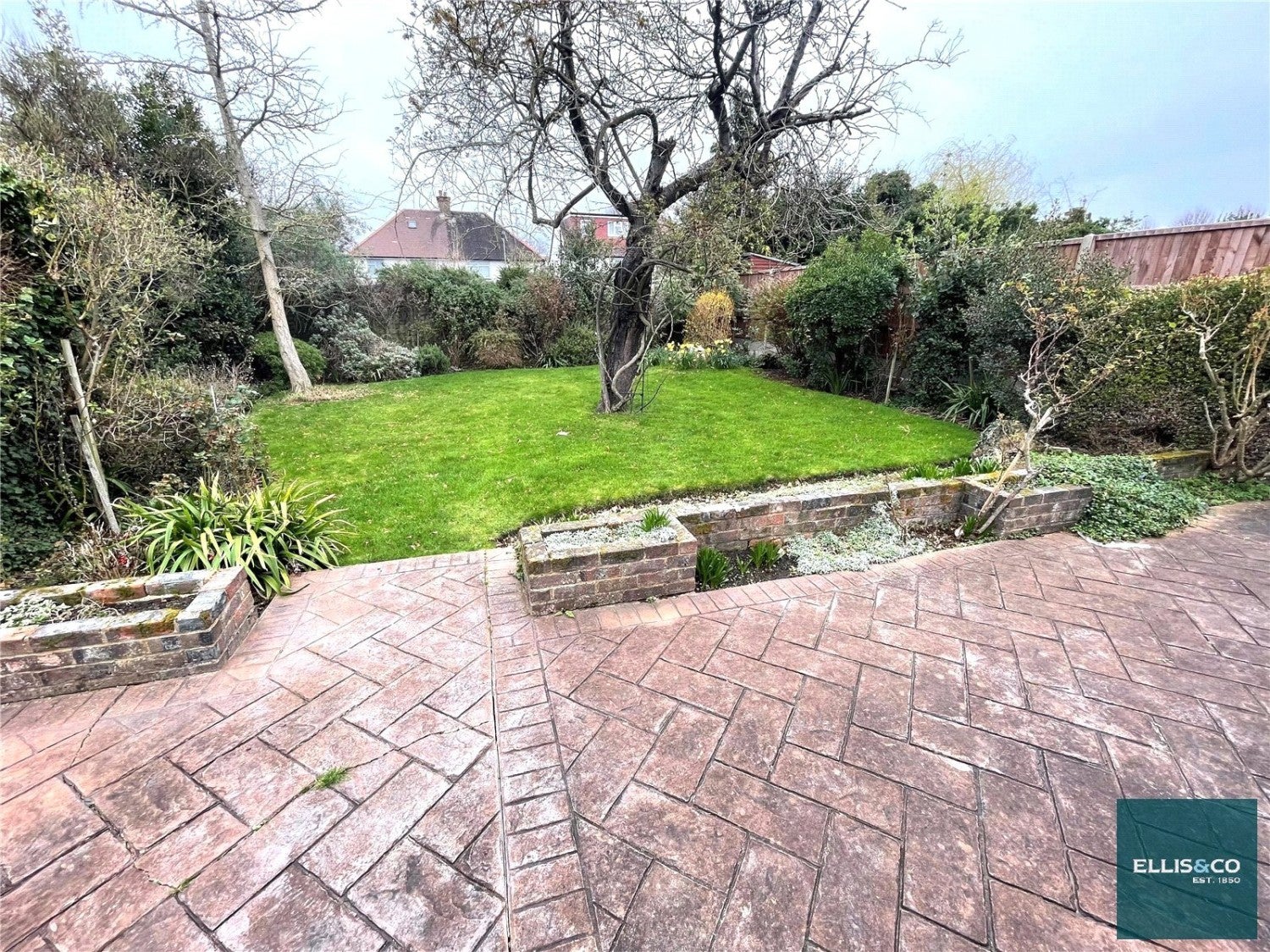 Flat Purley Avenue in Greater London