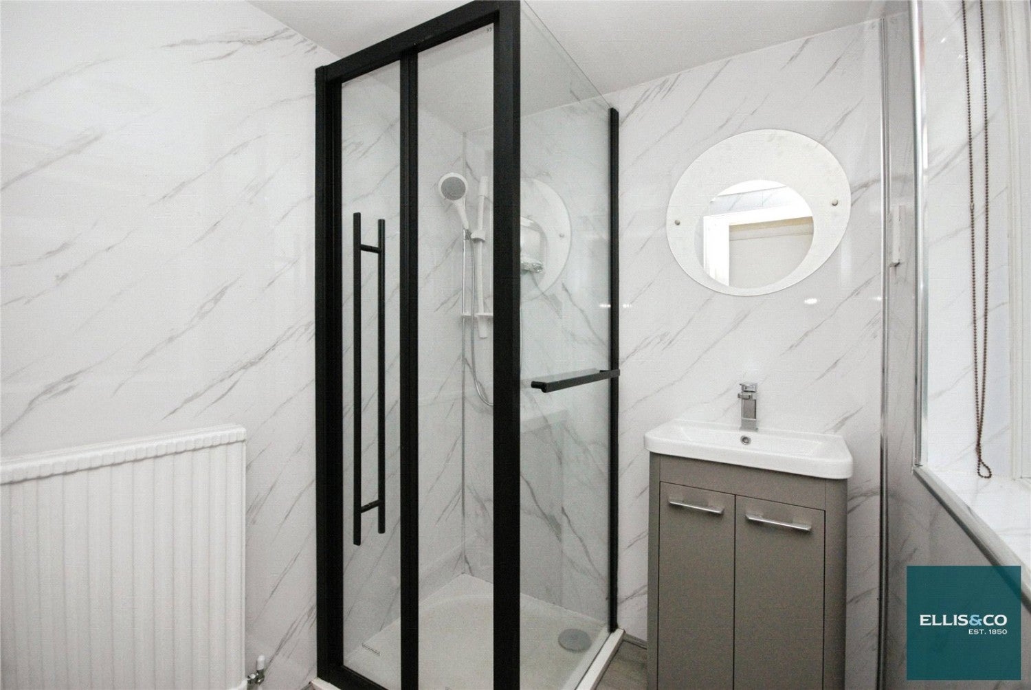 Flat Purley Avenue in Greater London