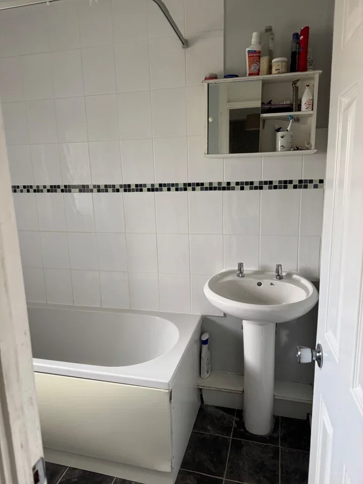 Room Pankhurst Crescent in Stevenage