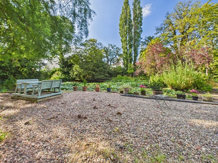 Flat Park Place in Cheltenham
