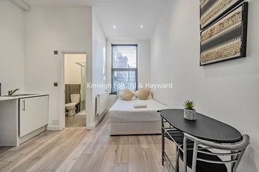 Flat Beaconsfield Terrace Road in Greater London