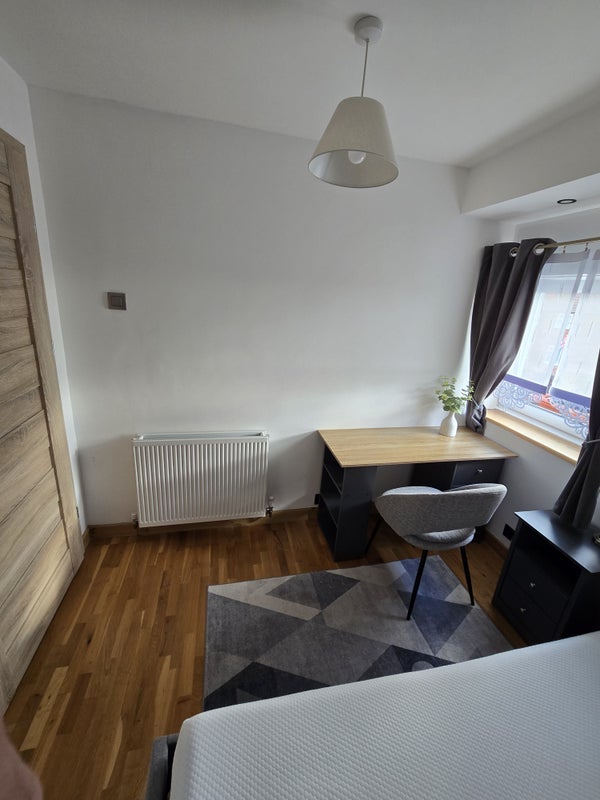 Room Grove Leaze in Bristol