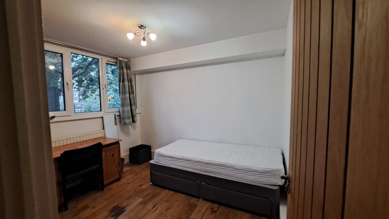 Flat Finborough Road in Greater London