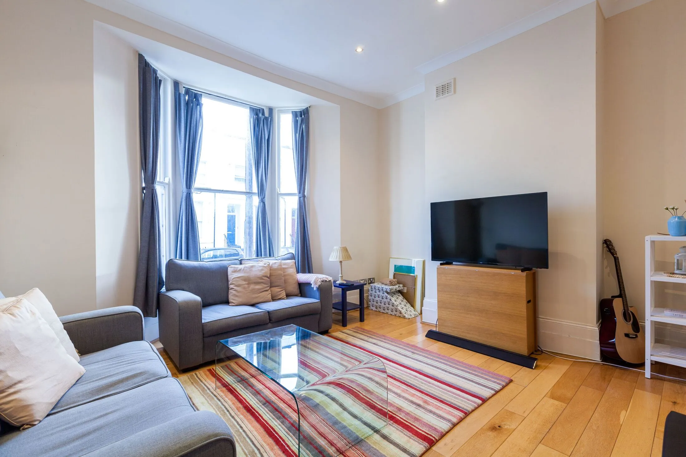Flat Travers Road in Greater London