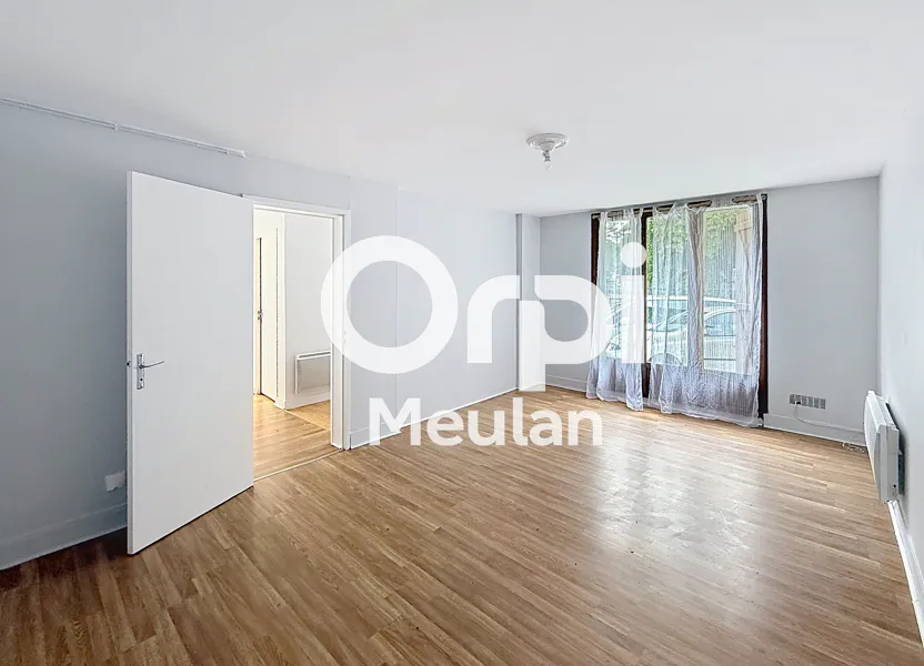 Flat Quai Albert Joly in Meulan-en-Yvelines
