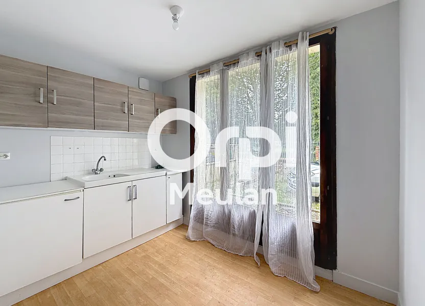 Flat Quai Albert Joly in Meulan-en-Yvelines