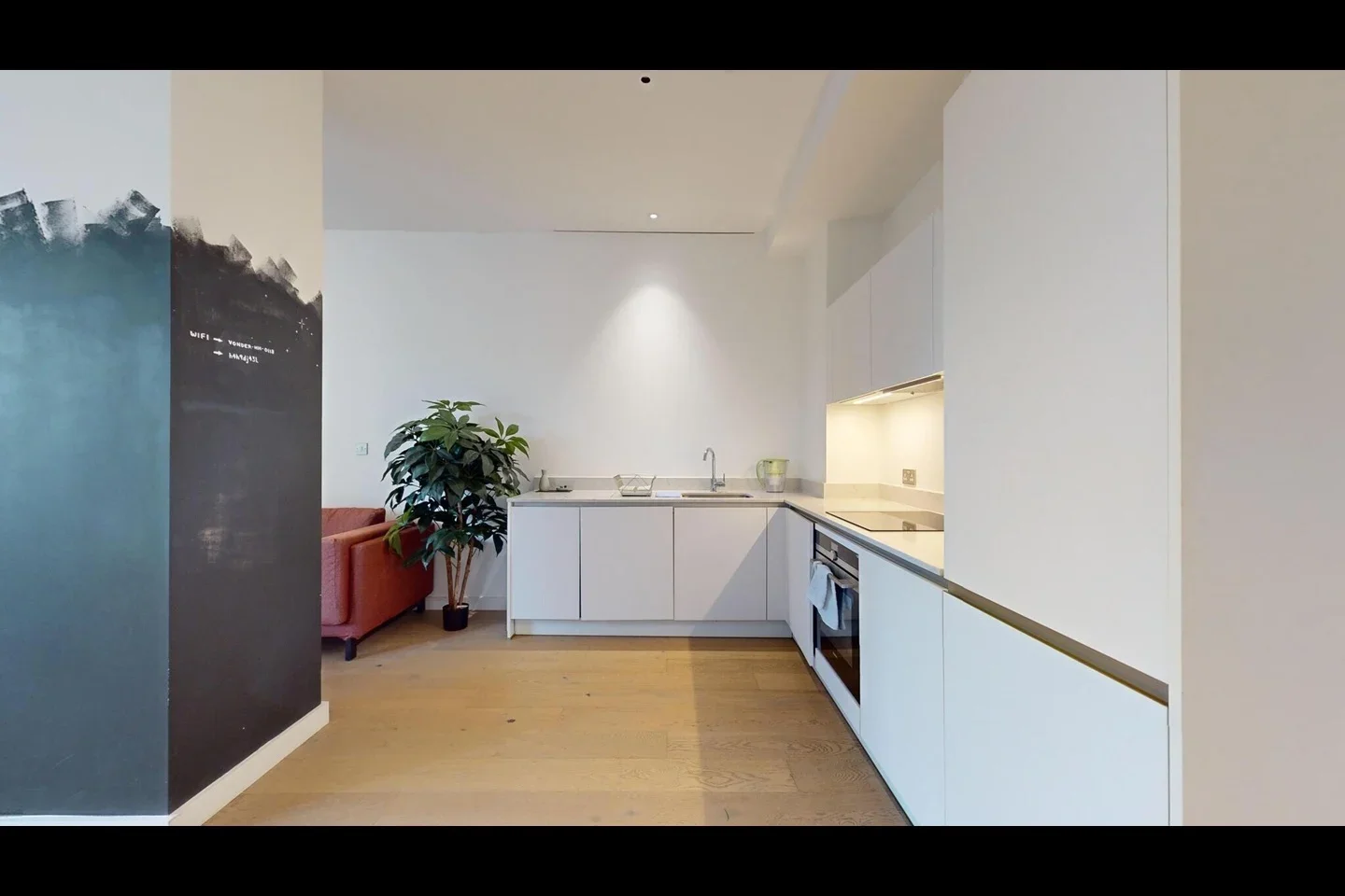 Flat Navigator Square in Greater London