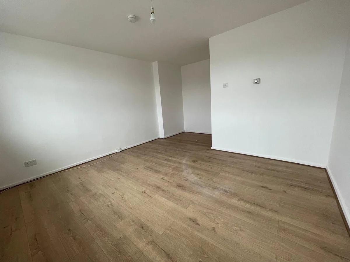 Room Woodlands Park Road in Greater London
