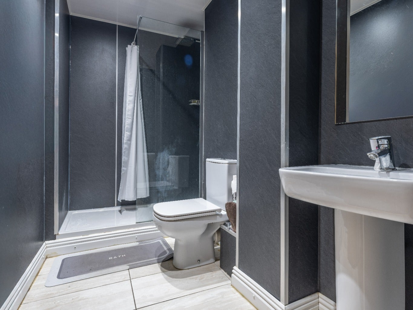 Flat Falconar's Court in Newcastle upon Tyne