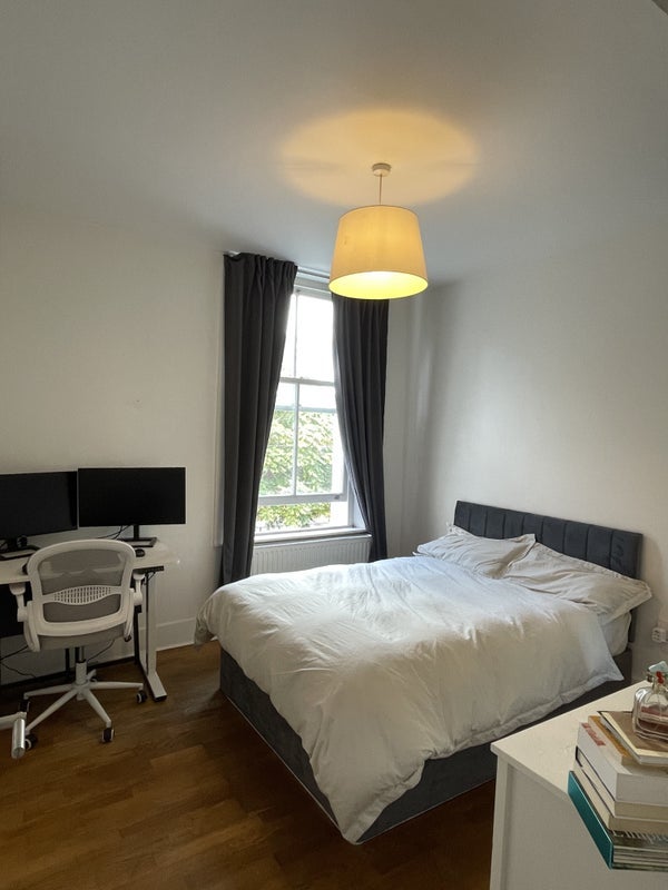 Room Hilldrop Road in Greater London