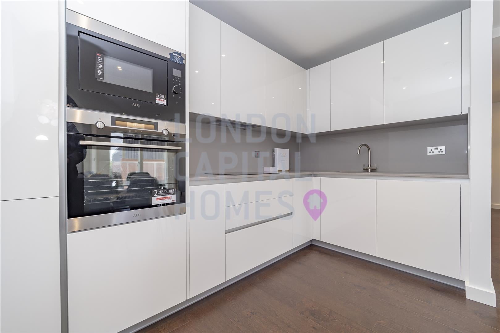 Flat Lanchester Way in Greater London