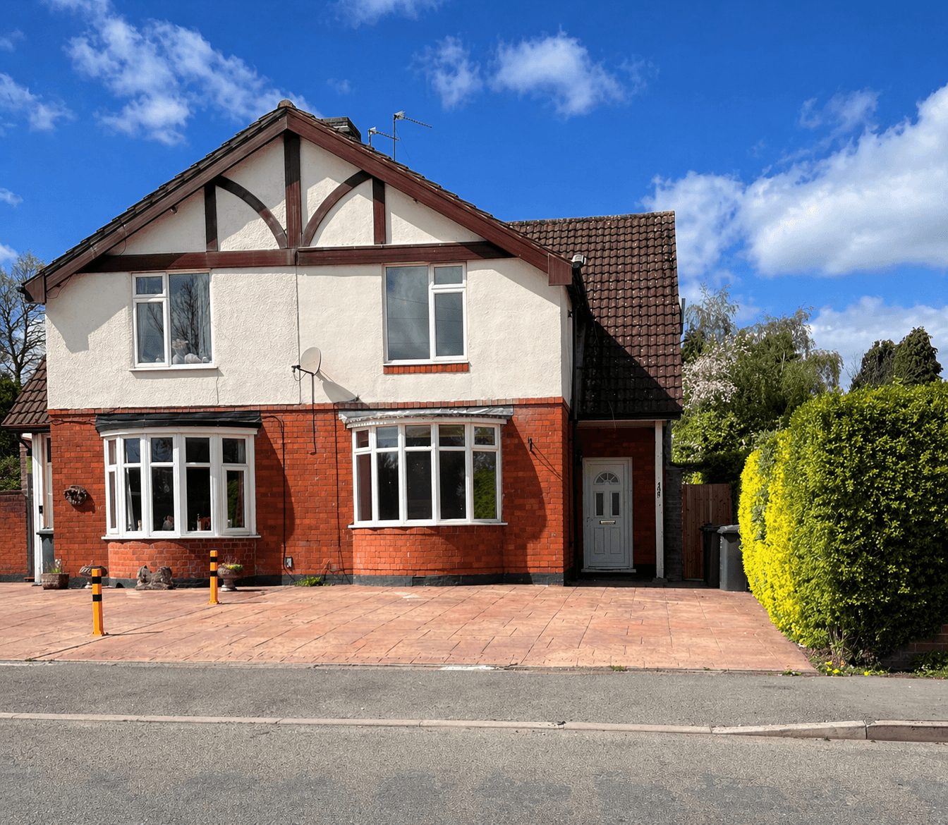 House Coventry Road in Nuneaton and Bedworth