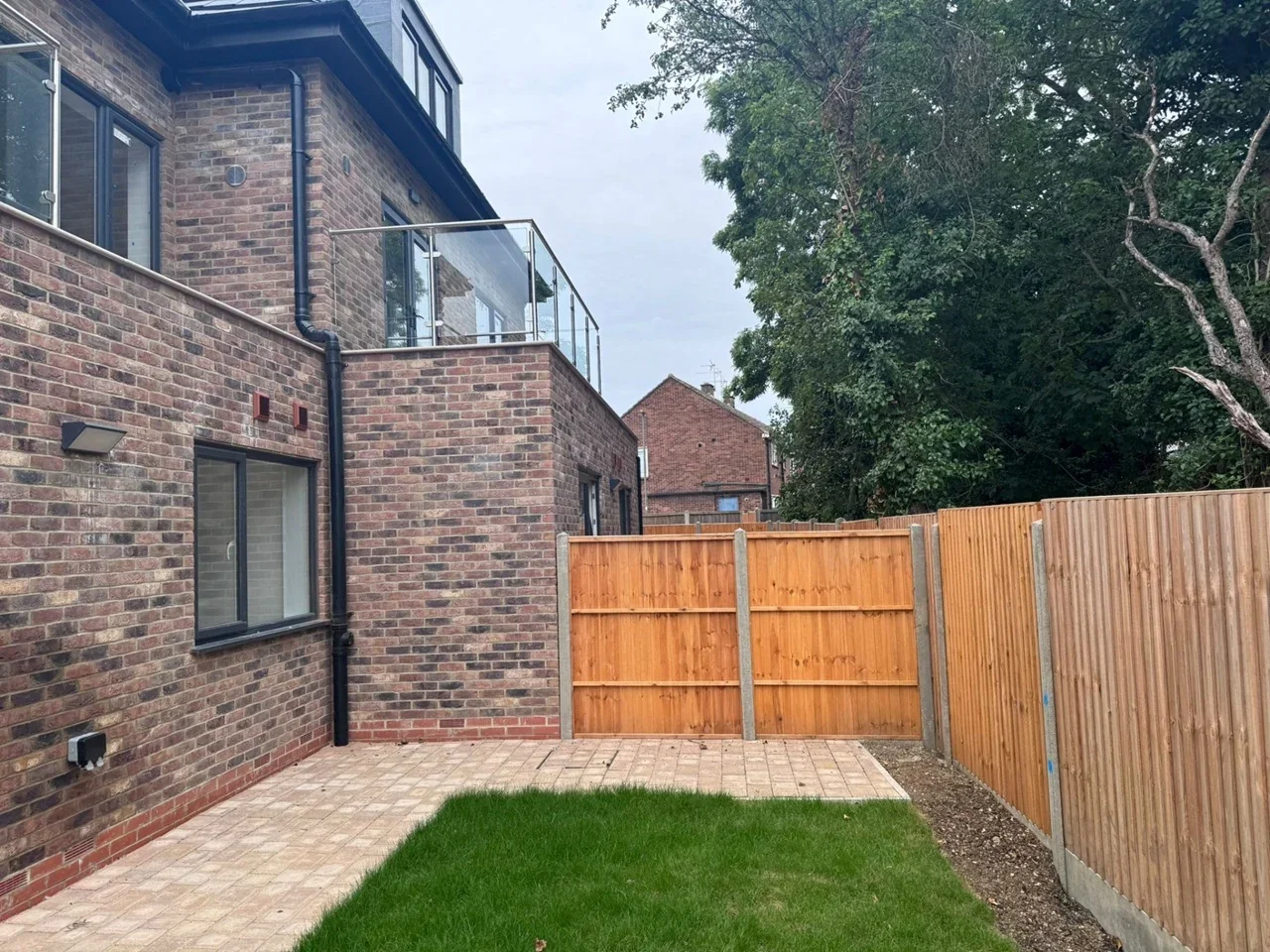 Flat Warwick Close in Greater London