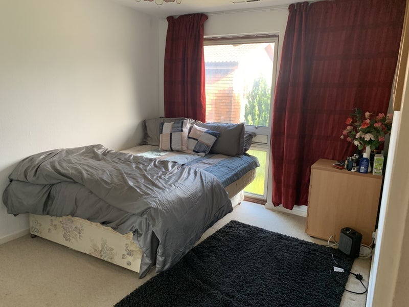 Room Selborne Road in Greater London