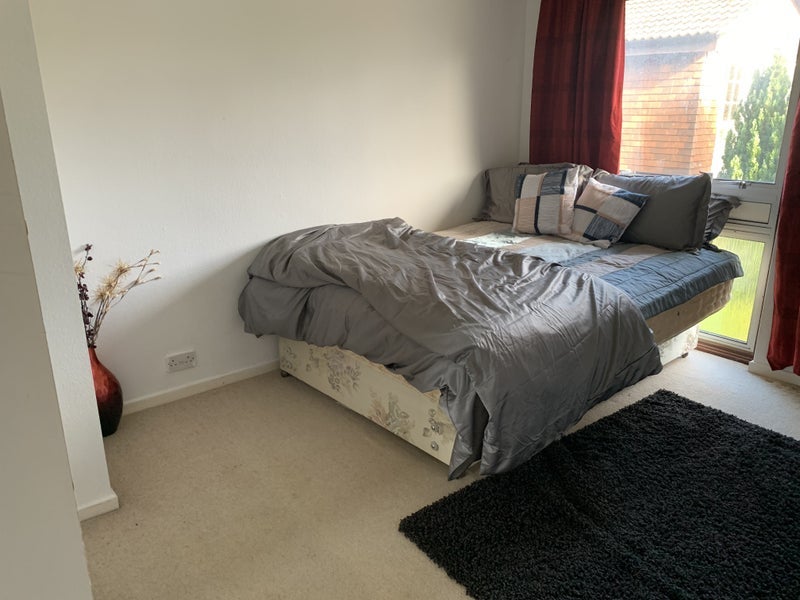 Room Selborne Road in Greater London