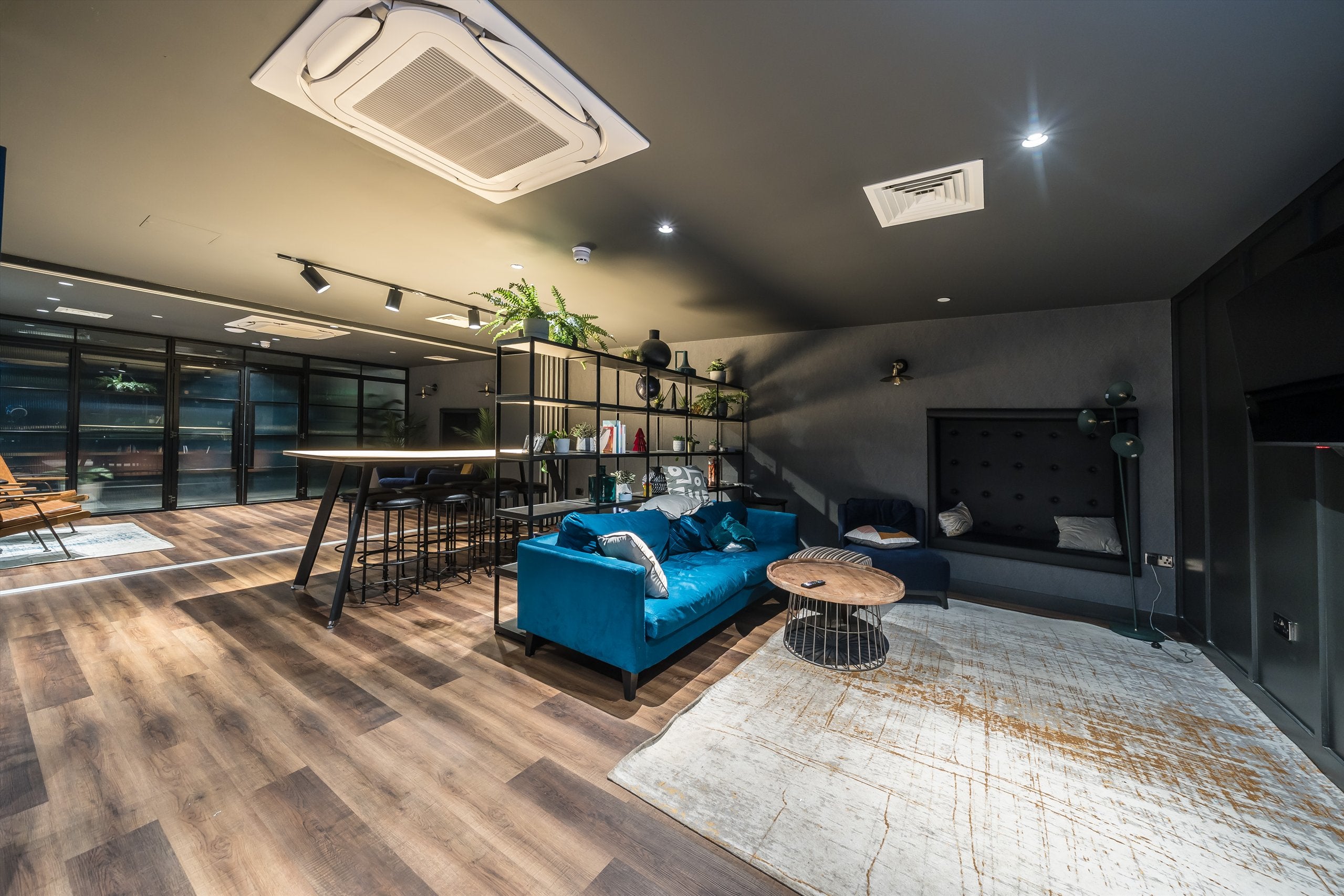 Flat Balham High Road in Greater London