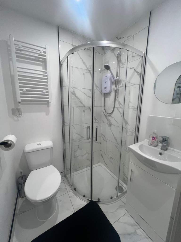 Room Brigstock Road in Greater London
