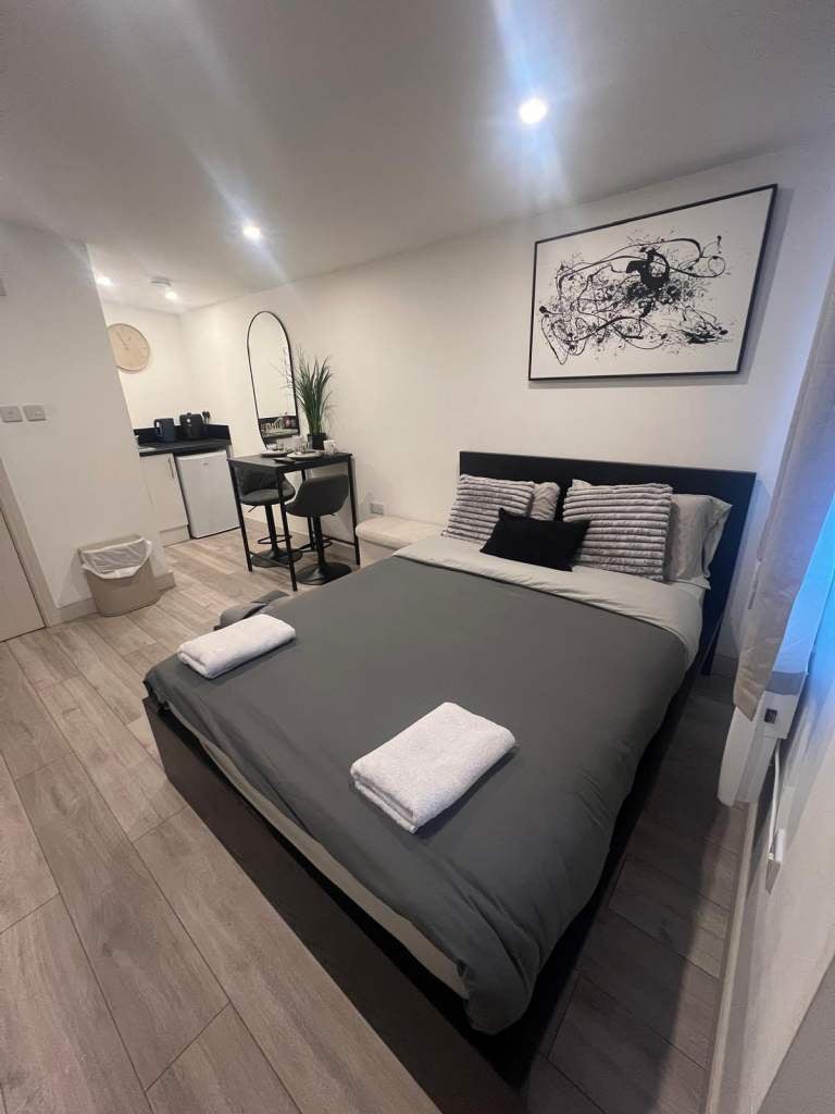 Room Brigstock Road in Greater London