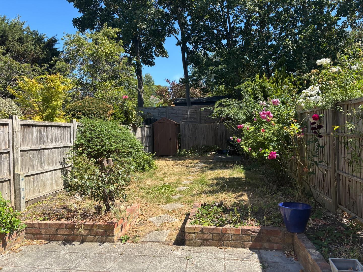Flat Clive Road in Greater London