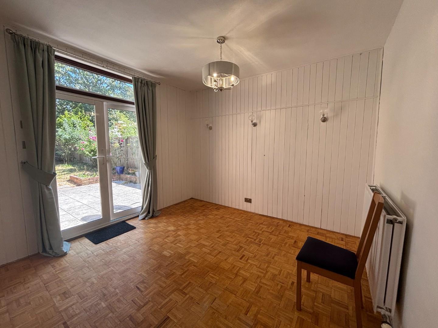 Flat Clive Road in Greater London