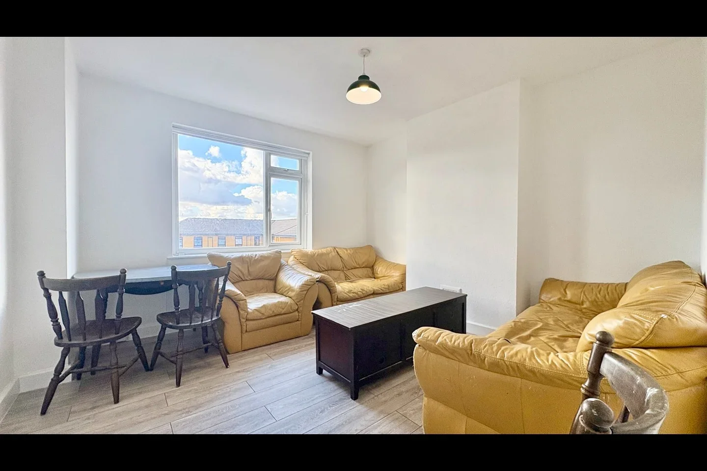 Flat Lyham Road in Greater London