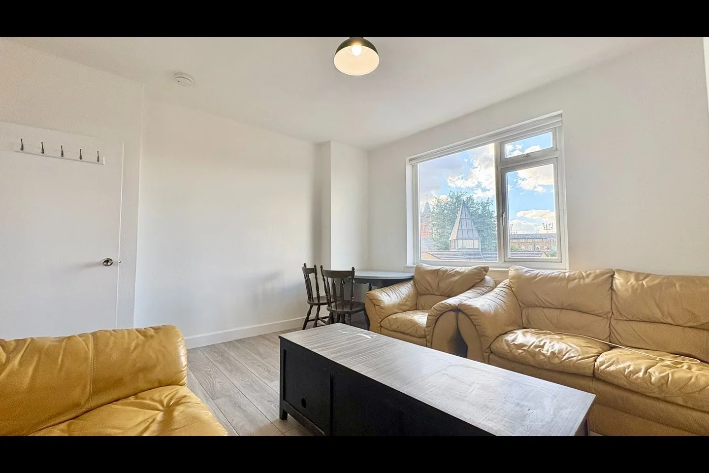 Flat Lyham Road in Greater London
