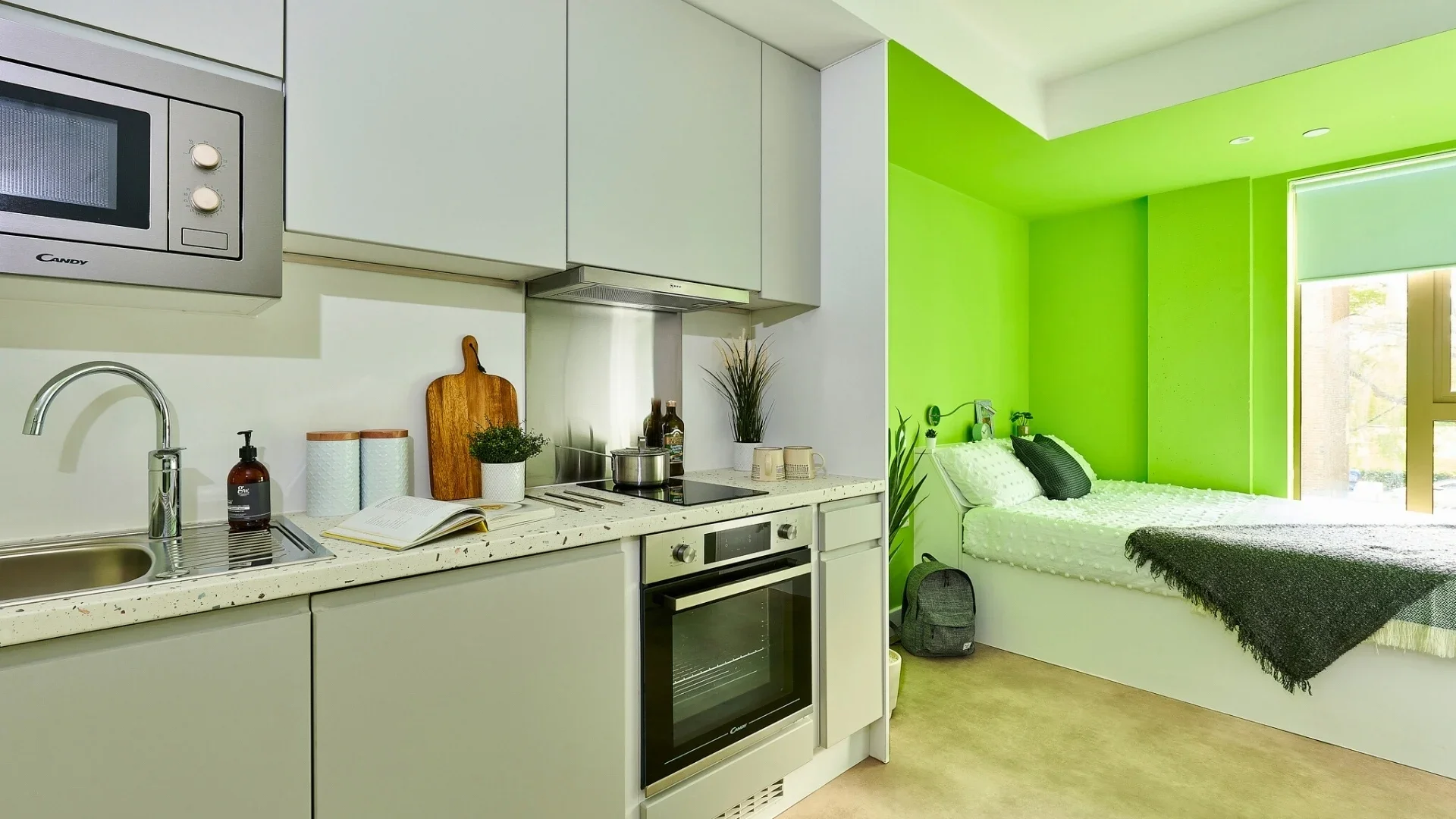 Room Spa Road in Greater London