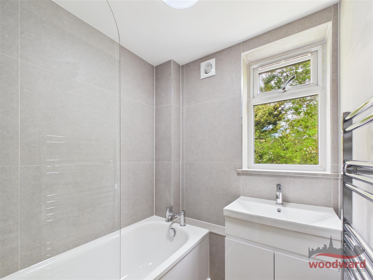 Flat Wendela Court in Greater London