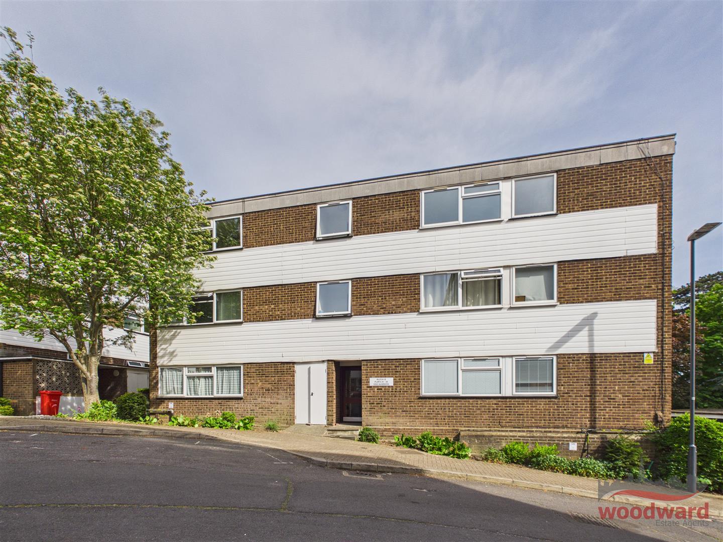 Flat Wendela Court in Greater London