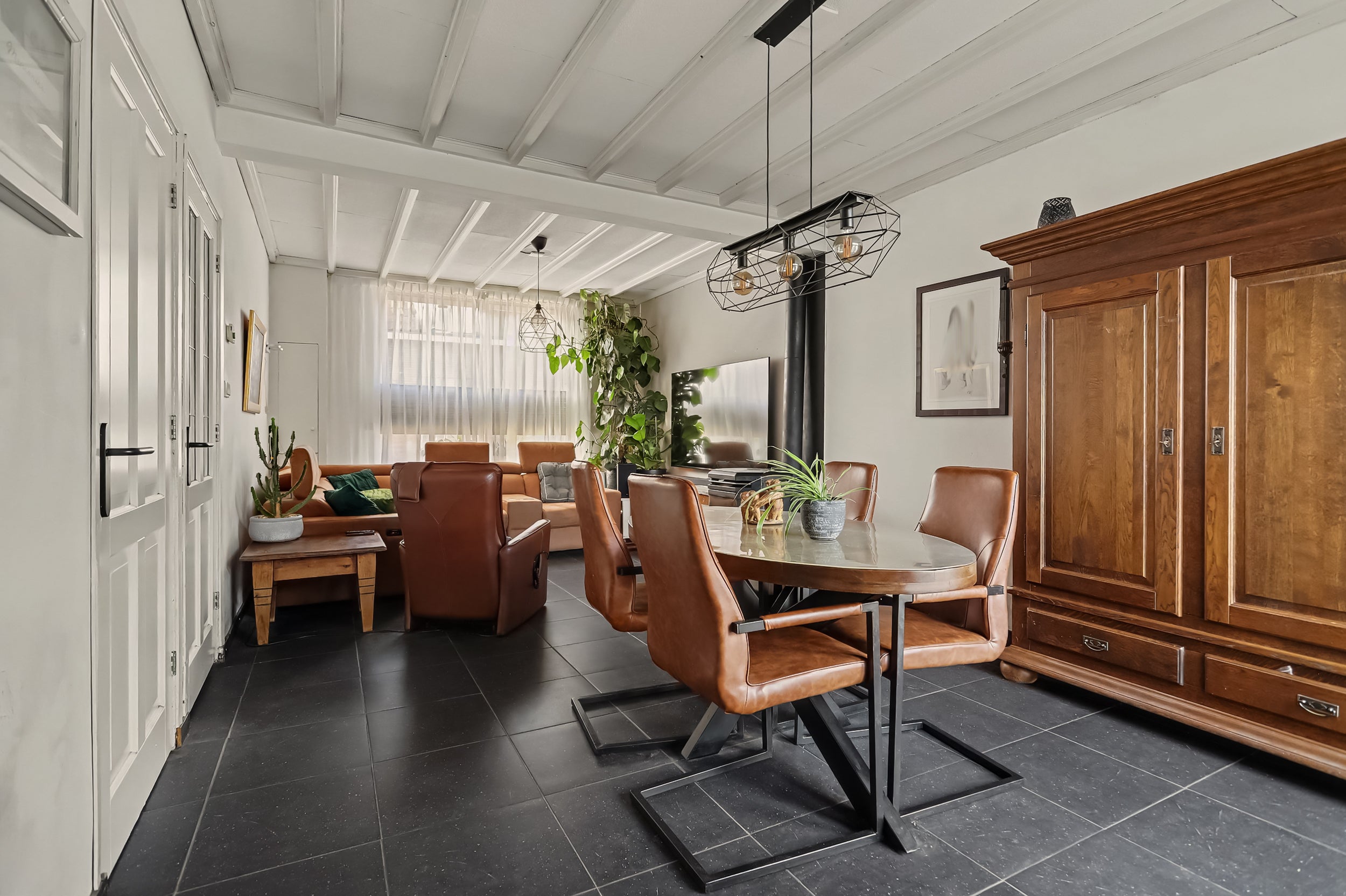 Twee-onder-één-kap te koop: Doctor Ariënsstraat 5, Goirle