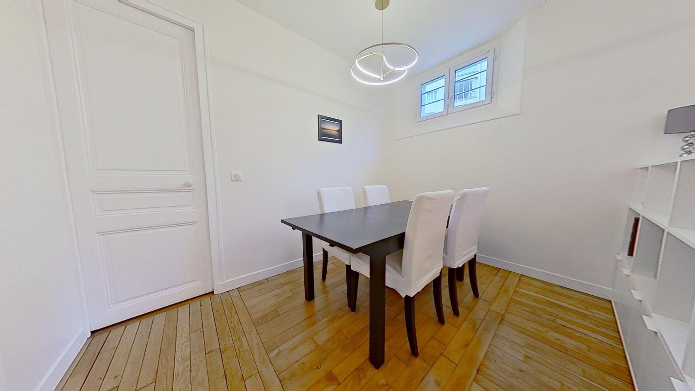 Appartement Rue Quinault à Paris