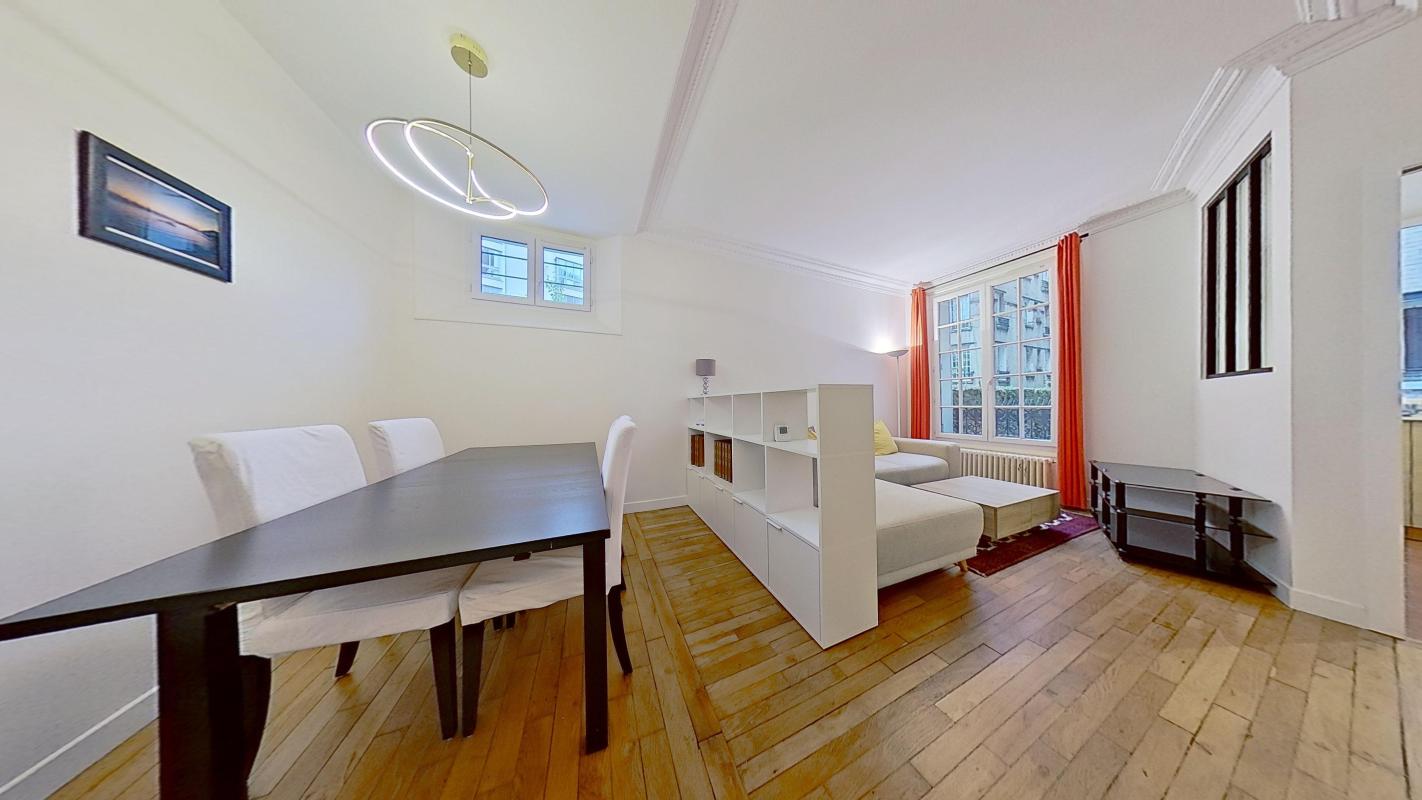 Appartement Rue Quinault à Paris