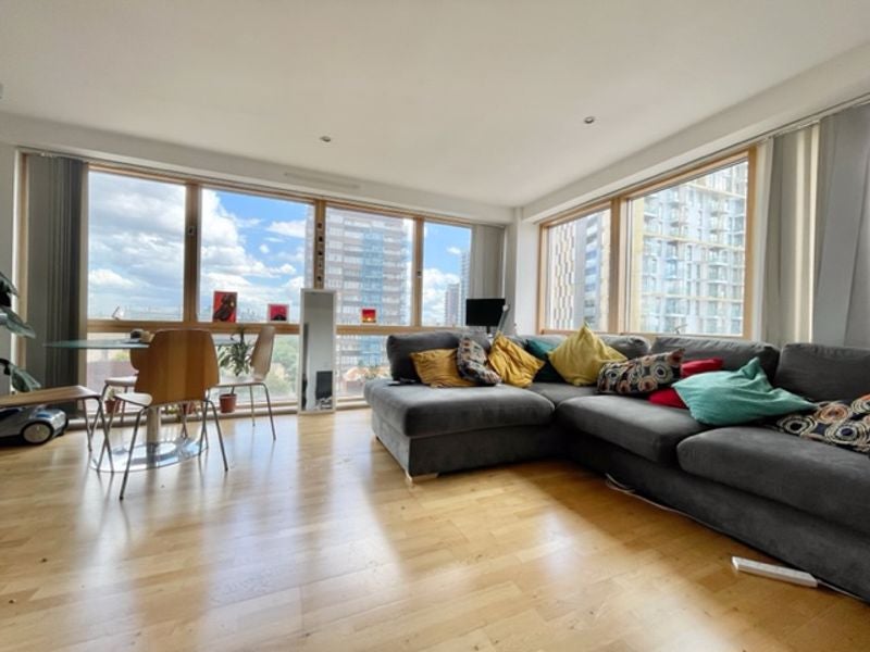 Flat Newington Causeway in Greater London